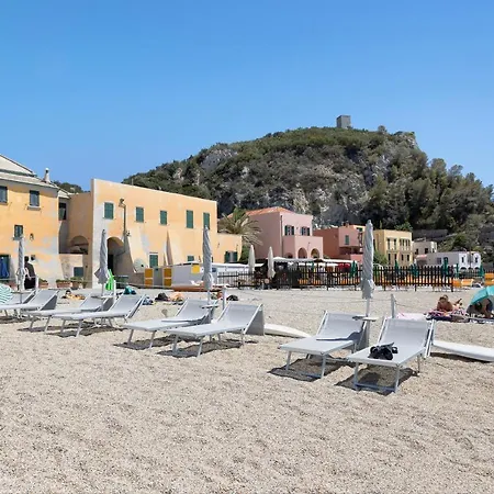 7 Mehari Appartamento Varigotti